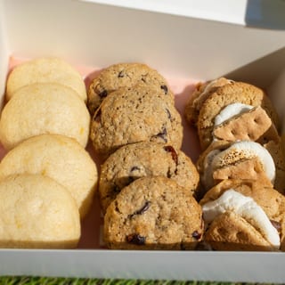 Great Outdoors (1 Dozen Signature Box)