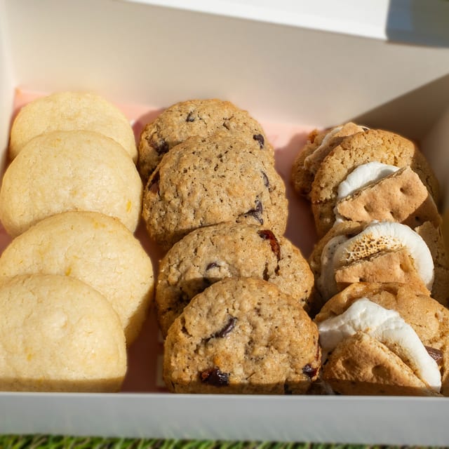 Great Outdoors (1 Dozen Signature Box).